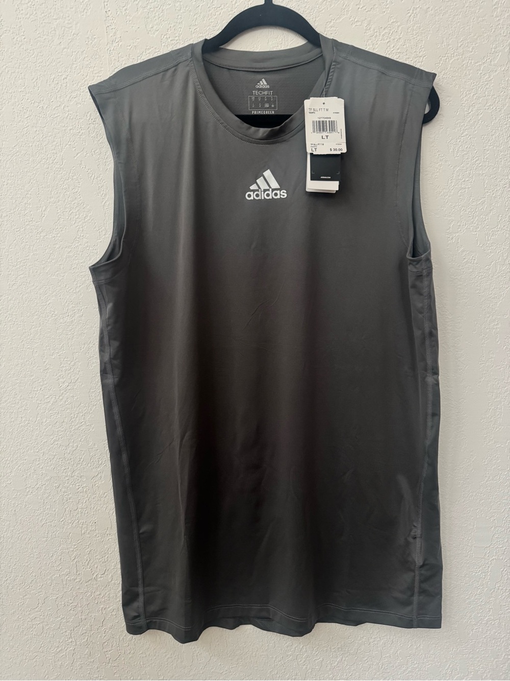 Adidas men’s sleeveless Techfit Trefoil Muscle Tee Tall length Grey -NWT